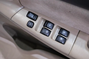 Хетчбэк Toyota Corolla 2003 года, 629000 рублей, Новокузнецк