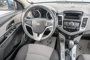 Седан Chevrolet Cruze 2010 года, 649000 рублей, Красноярск