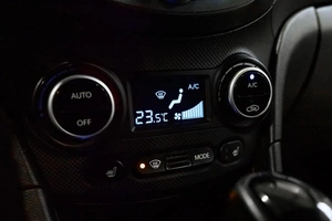 Седан Hyundai Solaris 2016 года, 979000 рублей, Ульяновск