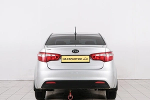Седан Kia Rio 2013 года, 799000 рублей, Красноярск