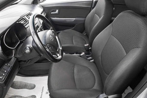 Седан Kia Rio 2017 года, 859000 рублей, Барнаул