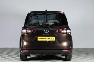 Минивэн Toyota Sienta 2018 года, 1439000 рублей, Челябинск