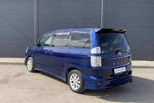 Минивэн Toyota Voxy 2001 года, 860000 рублей, Солонцы