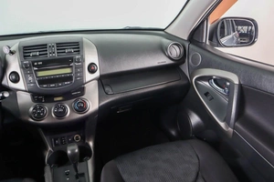 Внедорожник Toyota RAV4 2011 года, 1399000 рублей, Пермь