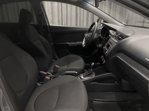 Седан Kia Rio 2017 года, 799000 рублей, Красноярск