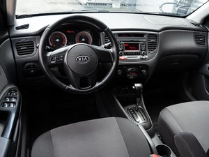 Хетчбэк Kia Rio 2011 года, 750000 рублей, Краснодар