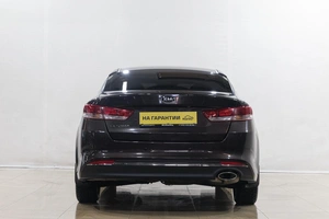 Седан Kia Optima 2016 года, 1599000 рублей, Новокузнецк