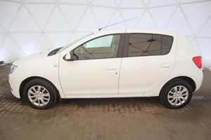 Хэтчбек Renault Sandero 2018 года, 920000 рублей, Орёл