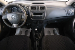 Седан Renault Logan 2017 года, 469000 рублей, Омск