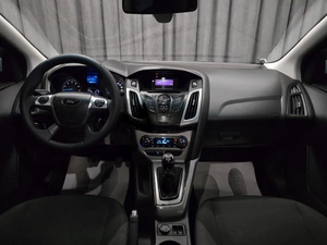 Хетчбэк Ford Focus 2011 года, 640000 рублей, Красноярск