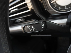 Внедорожник Volkswagen Touareg 2018 года, 3749000 рублей, Саратов