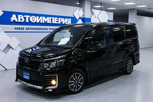 Минивэн Toyota Voxy 2015 года, 1883000 рублей, Солонцы