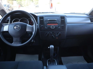 Хэтчбек Nissan Tiida 2013 года, 1310000 рублей, Железногорск
