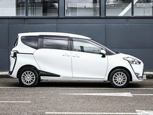 Минивэн Toyota Sienta 2015 года, 1319000 рублей, Кирилловка