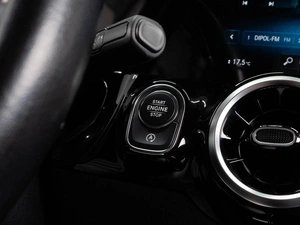 Хетчбэк Mercedes-benz B-класс 2019 года, 2200000 рублей, Тюмень