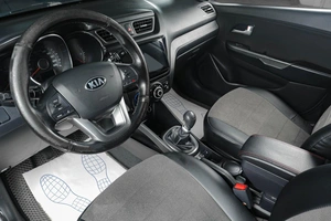 Седан Kia Rio 2013 года, 759000 рублей, Тюмень