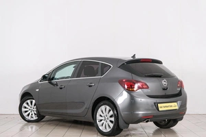 Хетчбэк Opel Astra 2011 года, 769000 рублей, Красноярск