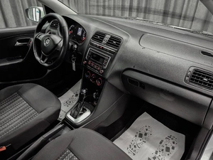 Седан Volkswagen Polo 2019 года, 850000 рублей, Красноярск