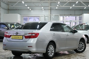 Седан Toyota Camry 2012 года, 1539000 рублей, Омск