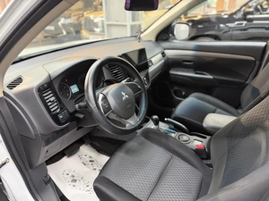 Внедорожник Mitsubishi Outlander 2014 года, 1497000 рублей, Красноярск