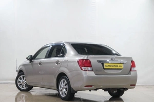 Седан Toyota Corolla Axio 2013 года, 1199000 рублей, Новокузнецк