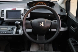 Минивэн Honda Freed 2010 года, 959000 рублей, Омск