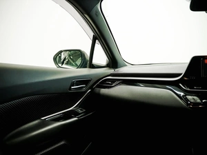 Внедорожник Toyota C-HR 2017 года, 1900000 рублей, Красноярск