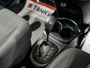 Хетчбэк Toyota Vitz 2015 года, 950000 рублей, Красноярск