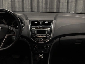 Седан Hyundai Solaris 2015 года, 920000 рублей, Красноярск