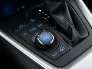 Внедорожник Toyota RAV4 2021 года, 3249050 рублей, Москва