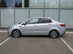 Седан Kia Rio 2017 года, 1400000 рублей, Брянск