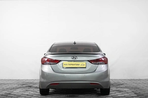 Седан Hyundai Avante 2011 года, 1049000 рублей, Кемерово