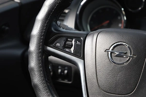 Хетчбэк Opel Astra 2011 года, 729000 рублей, Новосибирск