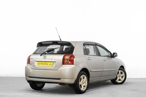 Хетчбэк Toyota Corolla 2005 года, 829000 рублей, Барнаул