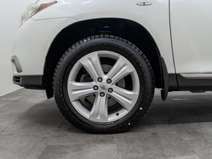 Внедорожник Toyota Highlander 2013 года, 2075000 рублей, Красноярск