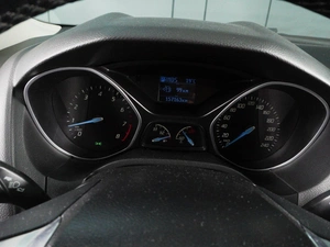 Седан Ford Focus 2012 года, 850000 рублей, Красный Пахарь