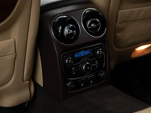 Седан Jaguar XJ 2010 года, 1749077 рублей, Москва