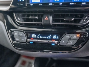 Внедорожник Toyota C-HR 2019 года, 2080000 рублей, Красноярск