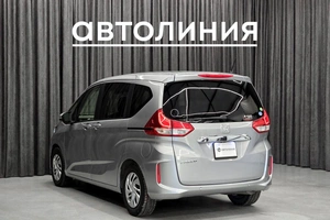 Минивэн Honda Freed 2019 года, 1480000 рублей, Красноярск