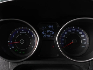 Седан Hyundai Elantra 2015 года, 1180000 рублей, Красный Пахарь