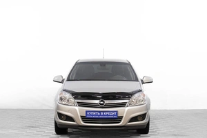 Седан Opel Astra 2011 года, 749000 рублей, Барнаул