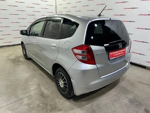 Хетчбэк Honda Fit 2009 года, 529000 рублей, Красноярск