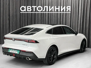 Лифтбек Changan UNI-V 2022 года, 2099000 рублей, Красноярск