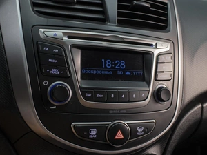 Седан Hyundai Solaris 2014 года, 830000 рублей, Омск
