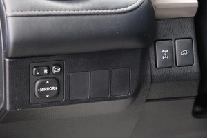 Внедорожник Toyota RAV4 2012 года, 1649000 рублей, Омск