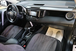 Внедорожник Toyota RAV4 2016 года, 2599000 рублей, Омск
