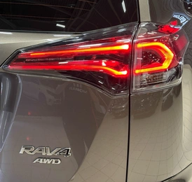 Внедорожник Toyota RAV4 2017 года, 2497000 рублей, Красноярск