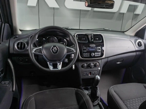 Седан Renault Logan 2018 года, 809000 рублей, Тюмень