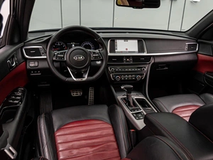 Седан Kia Optima 2018 года, 1875000 рублей, Краснодар
