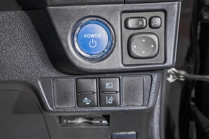 Универсал Toyota Corolla Fielder 2015 года, 1579000 рублей, Барнаул